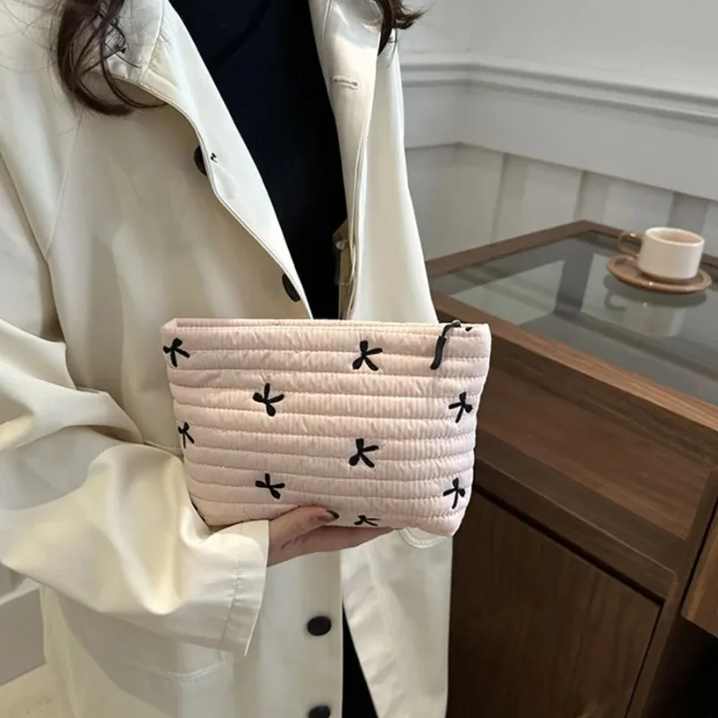 Милая косметичка на молнии, бо – обзор и цена Embroidery Bag